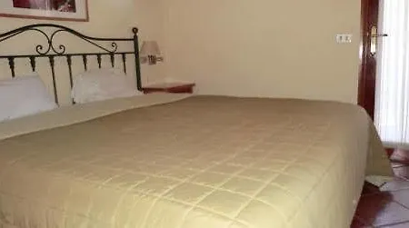 Fahana - Gay Men Only (adults Only) Hotel