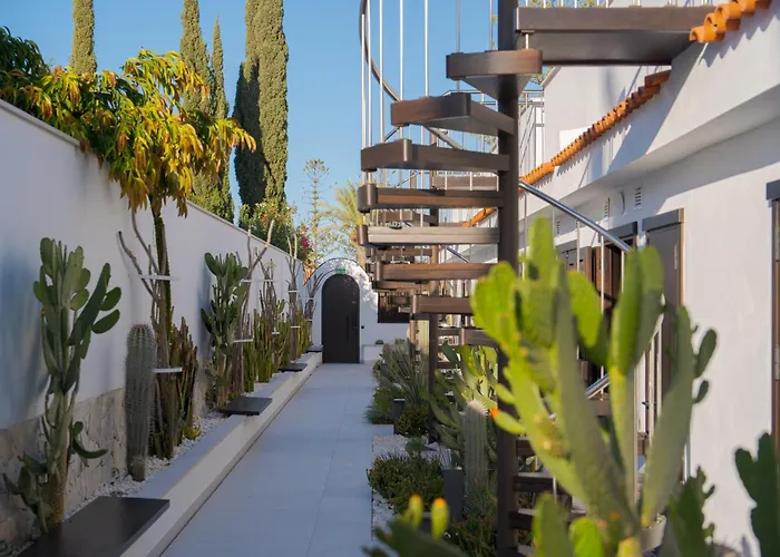 Fahana Men Only (adults Only) ホテル